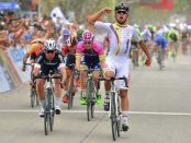 Gaviria ganando a Cavendish