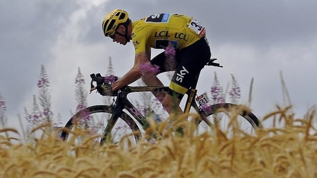 Froome maillot amarillo