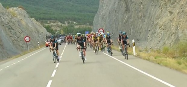 CrgzWB0W8AAINOi.jpg large