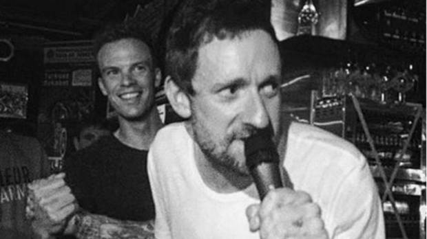 Wiggins celebrando la victoria en los Seis Días de Gante