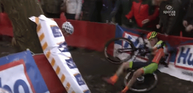 Pelea entre Adams y Baestanes