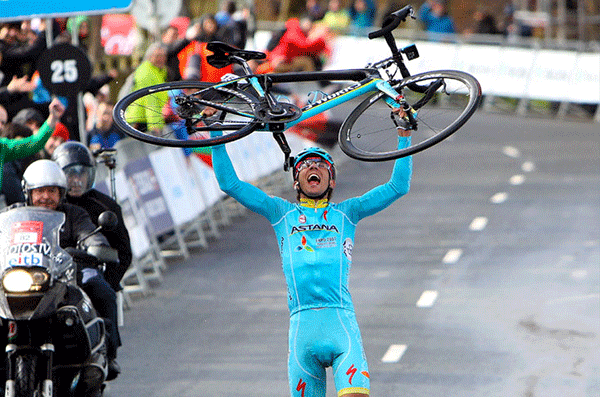 Diego Rosa ganando en la Vuelta al País Vasco