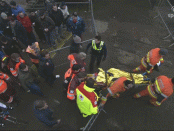 Van Der Poel es trasladado en ambulancia al hospital