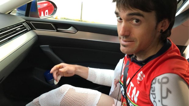 Ion Izagirre acabó con abrasiones