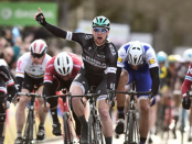 Sam Bennet en París - Niza