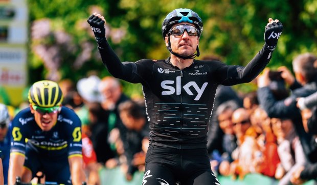 Elia Viviani gana en el Tour de Romandía