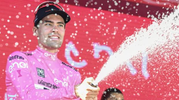 Dumoulin celebrando su victoria en Oropa