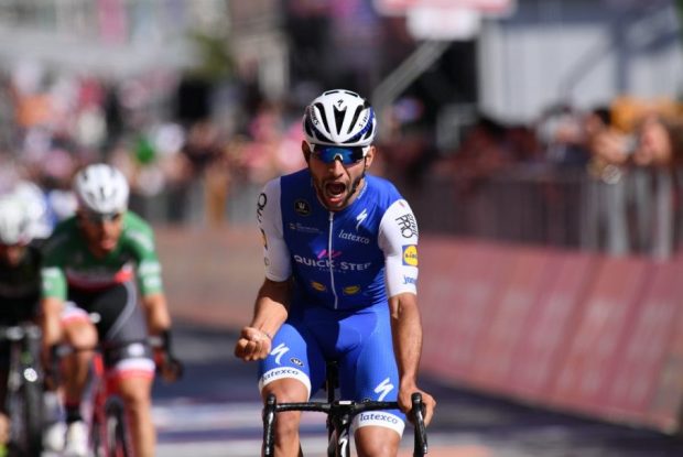 Fernando Gaviria gana la tercera etapa del Giro de Italia