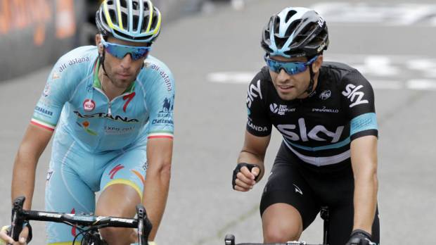 Mikel Landa junto a Nibali