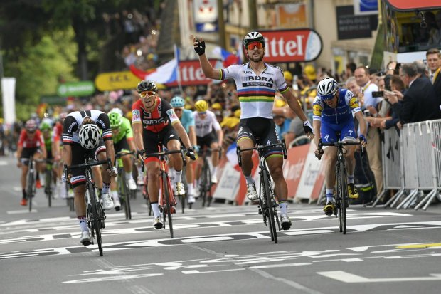 Sagan gana la tercera etapa del Tour de Francia