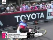 Remi Cavagna se va al suelo en la contrarreloj del Giro de Italia