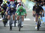 Wout Van Aert en el sprint de la décima etapa del Tour de Francia