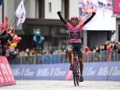 Egan Bernal gana la 16ª etapa del Giro de Italia