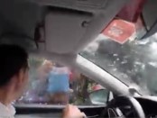 Coche de Burgos BH ayuda a Silvan Dillier